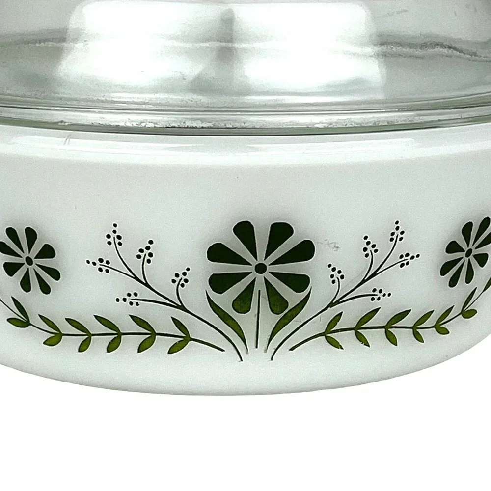Vintage GlasBake Covered Casserole Milkglass Crazy Daisy 2-1/2 Quart J2600